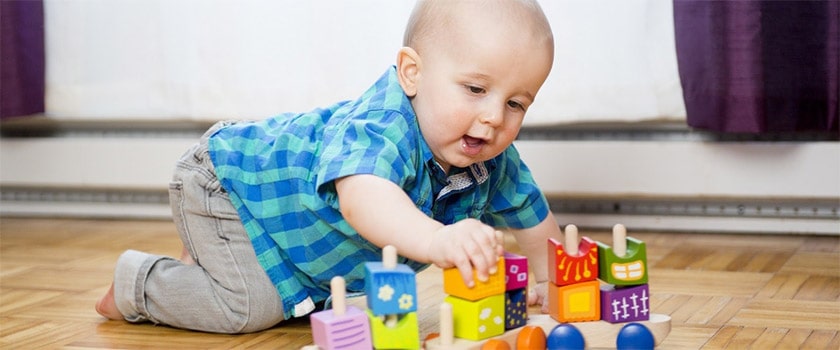 بازی با کودک در سن 10 تا 12 ماهگی